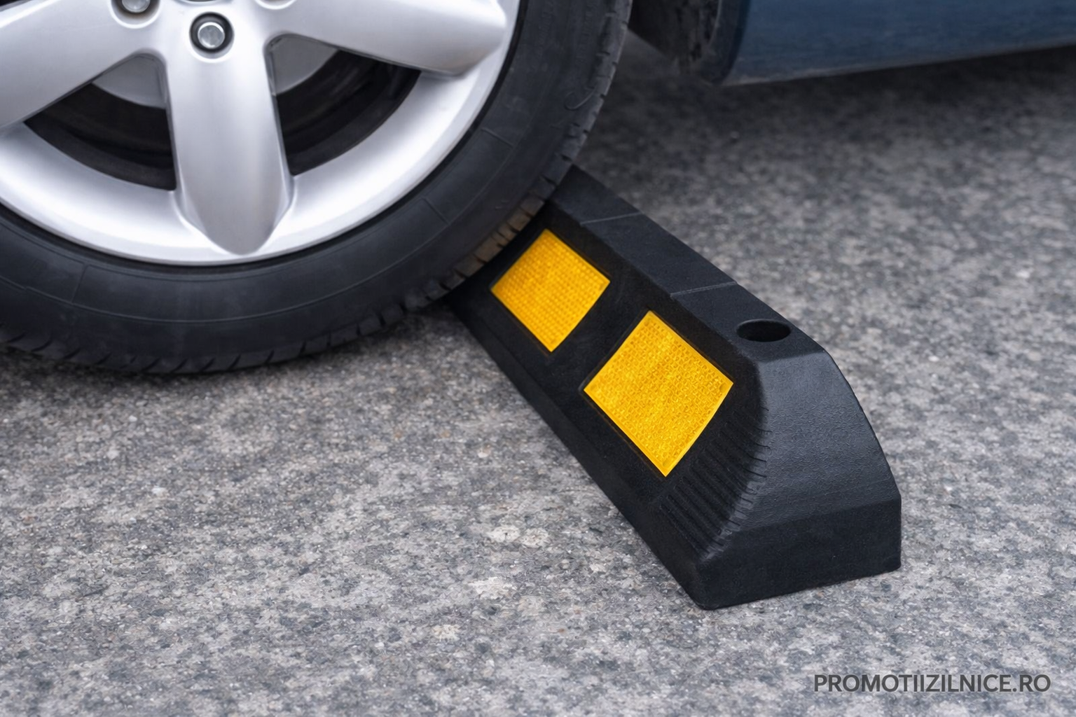 Opritoare roți auto reflectorizante – Set 2 bucăți pentru parcare sigură – Cauciuc durabil PromotiiZilnice