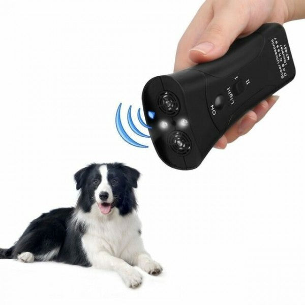 Aparat cu utlrasunete pentru dresaj canin si pentru indepartarea cainilor agresivi